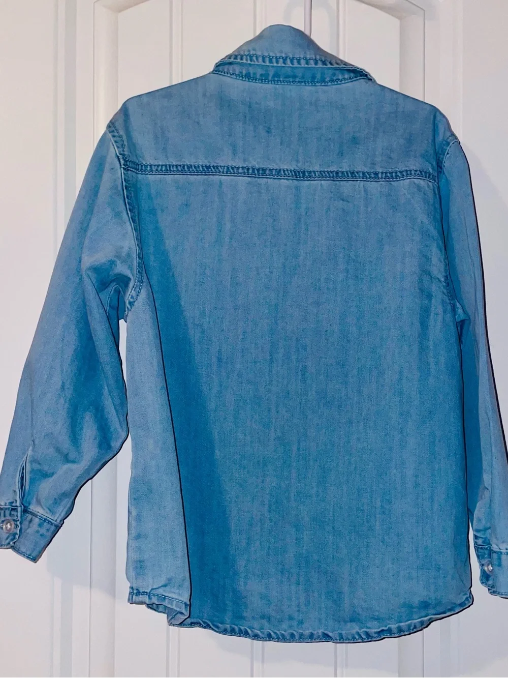 Girls Size 5/6 Chambray Denim Button Down Shirt Long Sleeve Size 120
